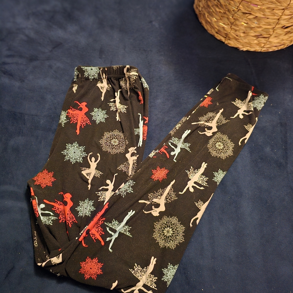 Leggings  Black and Red Patterned Leggings